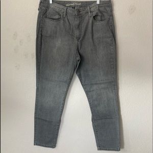 grey universal thread straight leg jeans